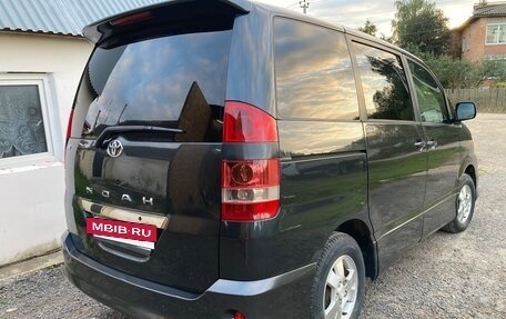 Toyota Noah III, 2003 год, 1 000 000 рублей, 5 фотография
