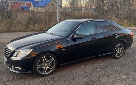 Mercedes-Benz E-Класс, 2010 год, 1 490 000 рублей, 2 фотография