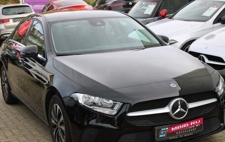 Mercedes-Benz A-Класс, 2022 год, 3 550 000 рублей, 2 фотография