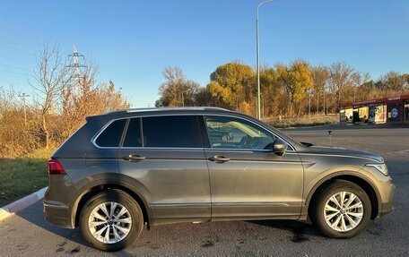 Volkswagen Tiguan II, 2021 год, 3 150 000 рублей, 6 фотография