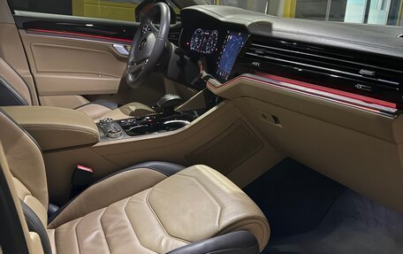 Volkswagen Touareg III, 2018 год, 4 700 000 рублей, 10 фотография