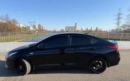 Hyundai Solaris II рестайлинг, 2017 год, 1 450 000 рублей, 2 фотография