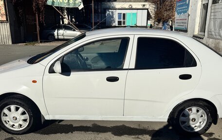Chevrolet Aveo III, 2004 год, 310 000 рублей, 8 фотография