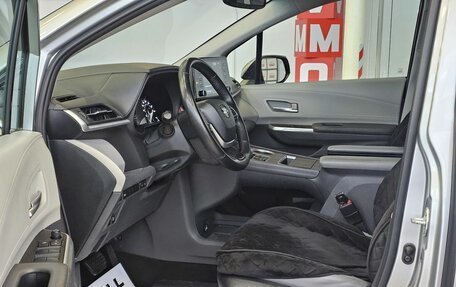 Toyota Sienna, 2022 год, 4 299 000 рублей, 11 фотография