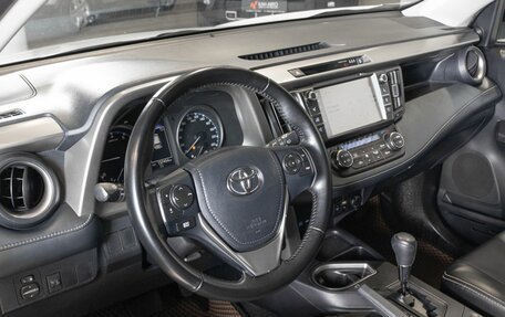 Toyota RAV4, 2018 год, 2 471 900 рублей, 5 фотография