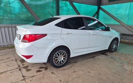 Hyundai Solaris II рестайлинг, 2016 год, 1 300 000 рублей, 3 фотография