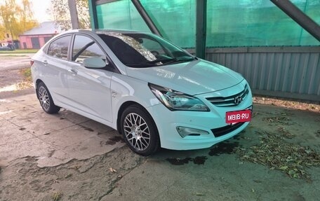 Hyundai Solaris II рестайлинг, 2016 год, 1 300 000 рублей, 2 фотография