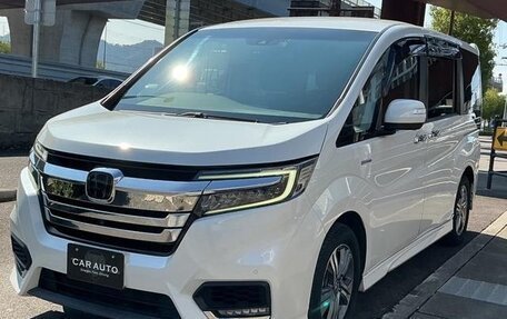 Honda Stepwgn IV рестайлинг, 2019 год, 1 830 000 рублей, 2 фотография