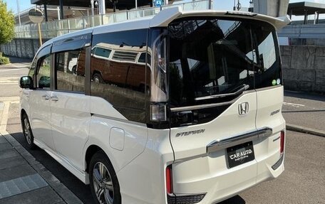 Honda Stepwgn IV рестайлинг, 2019 год, 1 830 000 рублей, 9 фотография