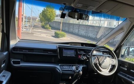 Honda Stepwgn IV рестайлинг, 2019 год, 1 830 000 рублей, 13 фотография