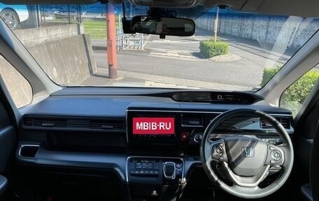 Honda Stepwgn IV рестайлинг, 2019 год, 1 830 000 рублей, 14 фотография