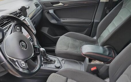Volkswagen Tiguan II, 2020 год, 2 150 000 рублей, 4 фотография