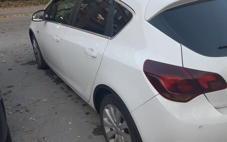 Opel Astra J, 2011 год, 650 000 рублей, 5 фотография