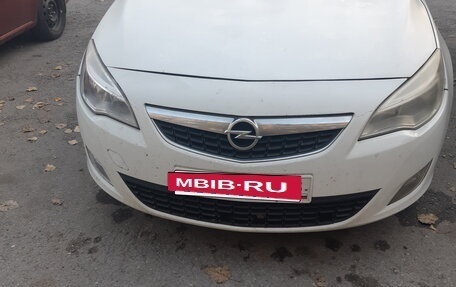 Opel Astra J, 2011 год, 650 000 рублей, 4 фотография