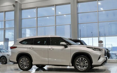 Toyota Highlander, 2026 год, 5 800 000 рублей, 4 фотография