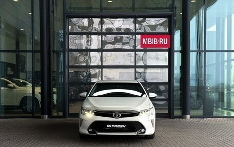 Toyota Camry, 2017 год, 2 279 000 рублей, 2 фотография