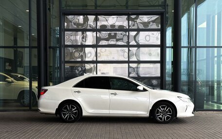 Toyota Camry, 2017 год, 2 279 000 рублей, 8 фотография