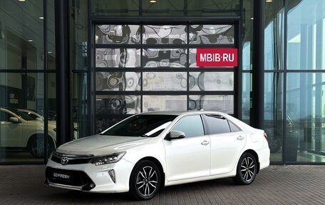 Toyota Camry, 2017 год, 2 279 000 рублей, 3 фотография