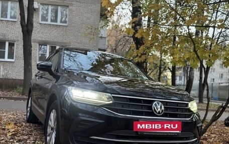 Volkswagen Tiguan II, 2021 год, 2 500 000 рублей, 3 фотография