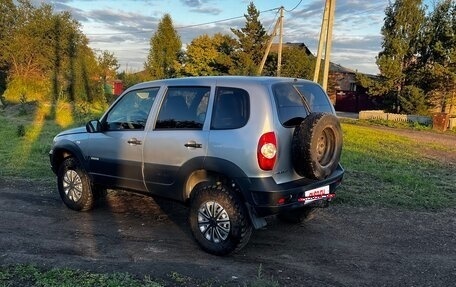 Chevrolet Niva I рестайлинг, 2017 год, 710 000 рублей, 3 фотография