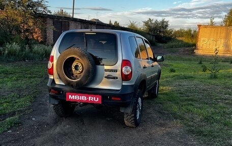 Chevrolet Niva I рестайлинг, 2017 год, 710 000 рублей, 2 фотография