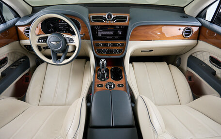 Bentley Bentayga I, 2020 год, 17 800 000 рублей, 15 фотография