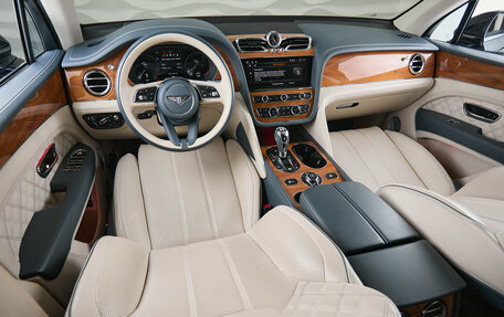 Bentley Bentayga I, 2020 год, 17 800 000 рублей, 14 фотография