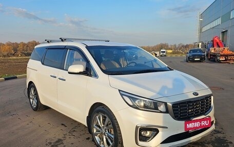 KIA Carnival III, 2019 год, 2 300 000 рублей, 9 фотография
