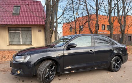 Volkswagen Jetta VII, 2012 год, 900 000 рублей, 3 фотография