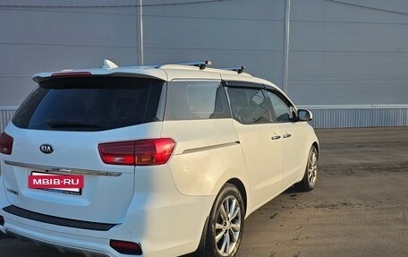 KIA Carnival III, 2019 год, 2 300 000 рублей, 6 фотография