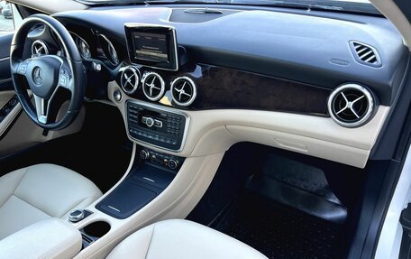 Mercedes-Benz GLA, 2015 год, 2 388 000 рублей, 15 фотография