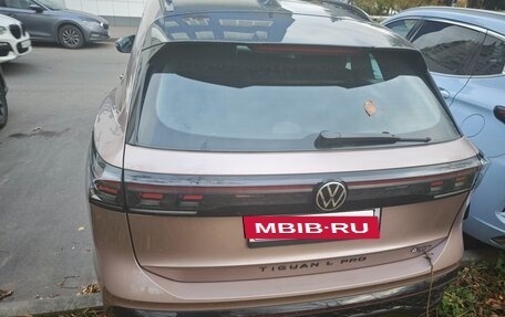 Volkswagen Tiguan, 2024 год, 4 550 000 рублей, 2 фотография