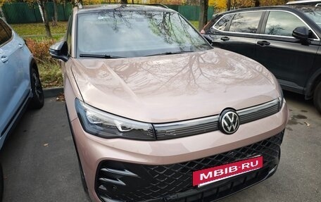 Volkswagen Tiguan, 2024 год, 4 550 000 рублей, 3 фотография