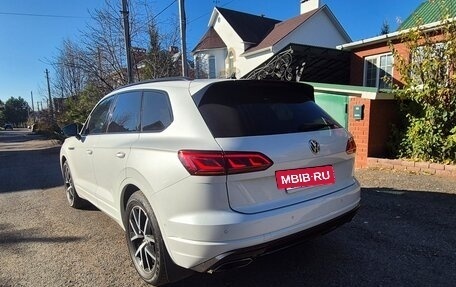 Volkswagen Touareg III, 2019 год, 4 350 000 рублей, 5 фотография