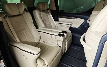 Toyota Alphard III, 2021 год, 6 690 000 рублей, 7 фотография