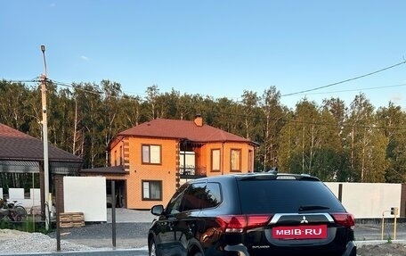 Mitsubishi Outlander III рестайлинг 3, 2020 год, 2 700 000 рублей, 2 фотография