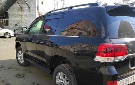Toyota Land Cruiser 200, 2019 год, 7 000 000 рублей, 3 фотография