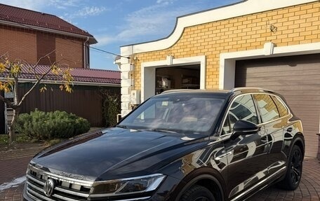 Volkswagen Touareg III, 2019 год, 4 500 000 рублей, 2 фотография