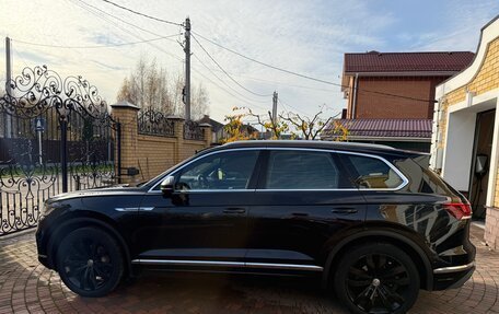 Volkswagen Touareg III, 2019 год, 4 500 000 рублей, 6 фотография