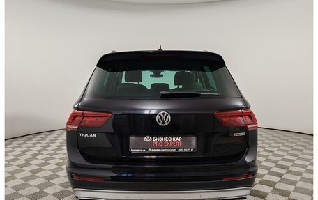 Volkswagen Tiguan II, 2019 год, 2 655 000 рублей, 6 фотография