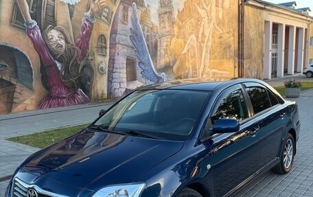 Toyota Avensis III рестайлинг, 2006 год, 675 000 рублей, 2 фотография