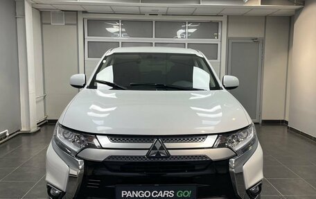 Mitsubishi Outlander III рестайлинг 3, 2020 год, 2 359 000 рублей, 2 фотография