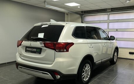 Mitsubishi Outlander III рестайлинг 3, 2020 год, 2 359 000 рублей, 6 фотография