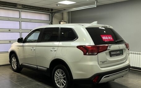 Mitsubishi Outlander III рестайлинг 3, 2020 год, 2 359 000 рублей, 4 фотография