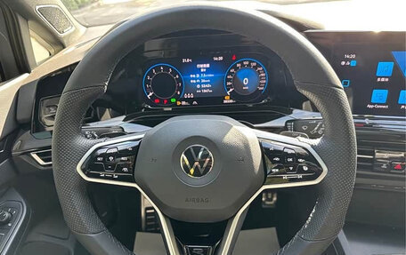 Volkswagen Golf VIII, 2023 год, 2 080 000 рублей, 5 фотография