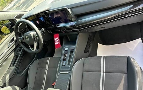 Volkswagen Golf VIII, 2023 год, 2 080 000 рублей, 7 фотография