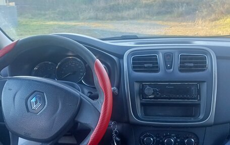 Renault Logan II, 2017 год, 500 000 рублей, 3 фотография