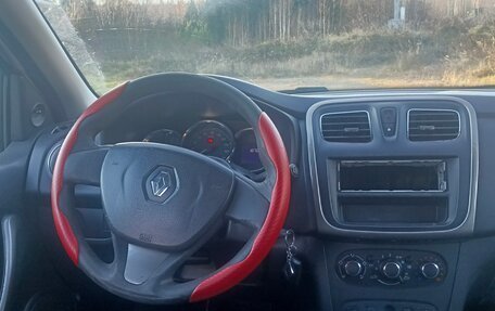 Renault Logan II, 2017 год, 500 000 рублей, 2 фотография