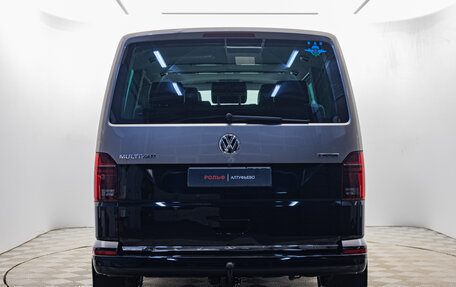 Volkswagen Multivan T6 рестайлинг, 2021 год, 4 790 000 рублей, 3 фотография