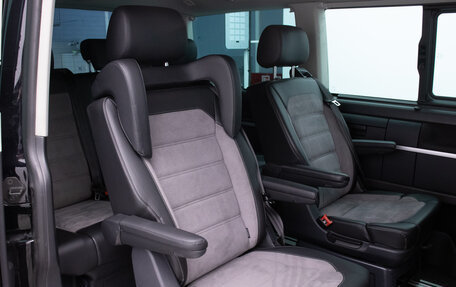 Volkswagen Multivan T6 рестайлинг, 2021 год, 4 790 000 рублей, 8 фотография